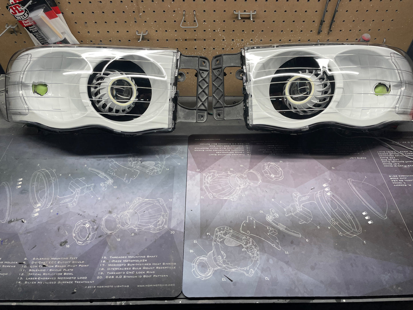 2002-2005 Dodge Ram Pre Built Headligthts